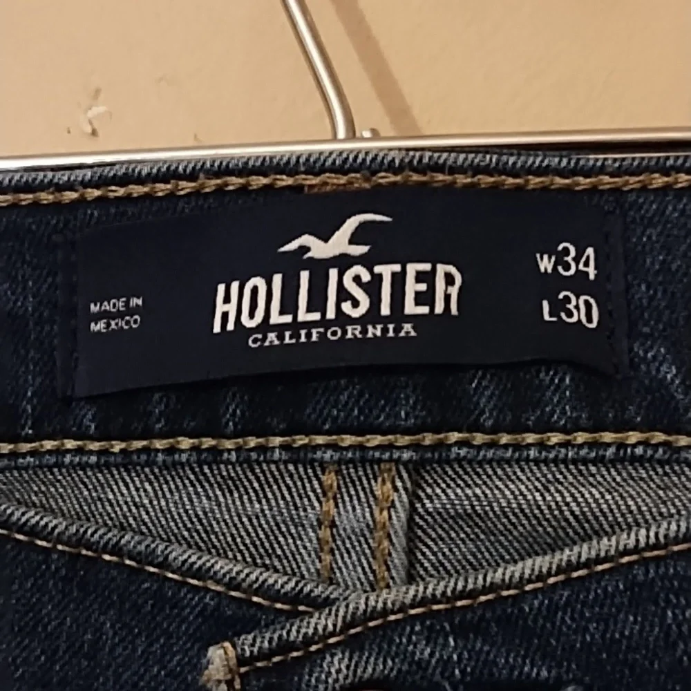 Hollister Mens Dark Blue Straight Jeans with Classic‎ Indigo Wash Size 34/30